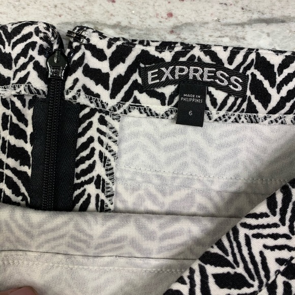 express print skirt - Picture 2 of 2